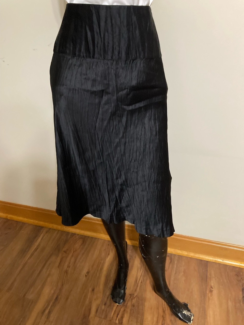 Elegant Black Silk Skirt. Item # SSsk10. * Also See Item # SSbl8.